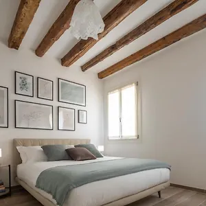 Apartment San Giacomo Dall'orio Garden R&r, Venedig