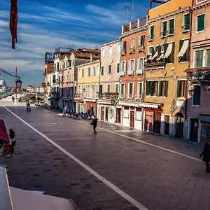 Apartment Superior In Via Garibaldi By Bricola, Venedig